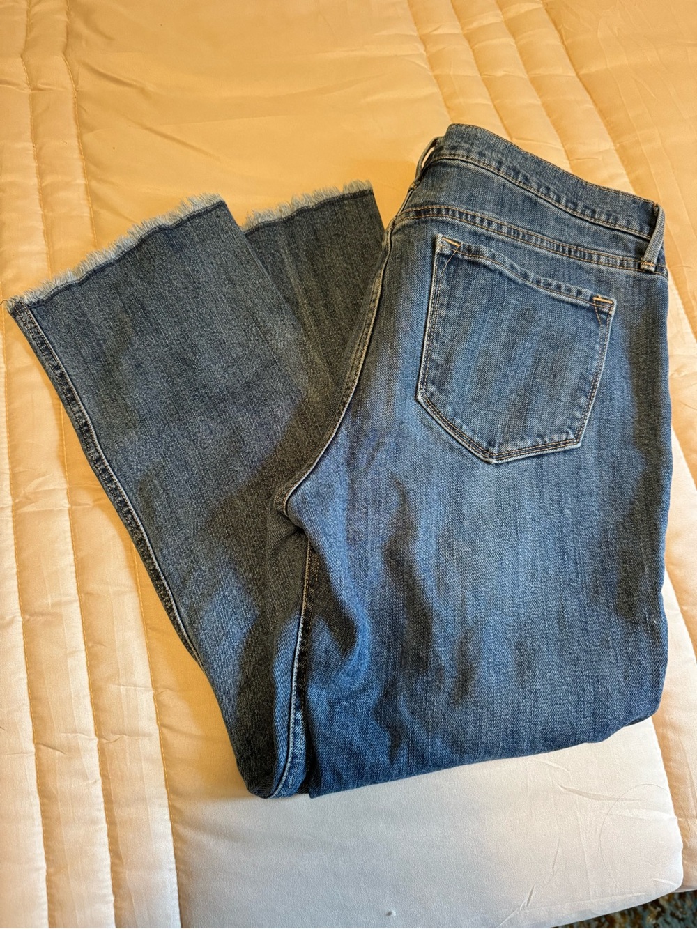 Women’s Old Navy Mid-Rise Wow Boot-Cut Denim Jeans - Size 8